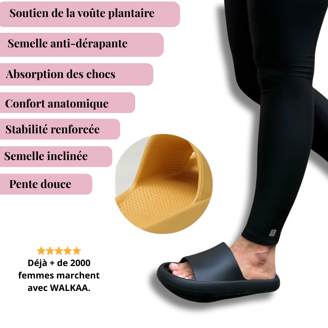 Claquettes WALKAA avec semelle inclinée.