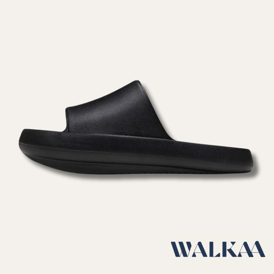 Claquettes WALKAA  avec semelle inclinée.